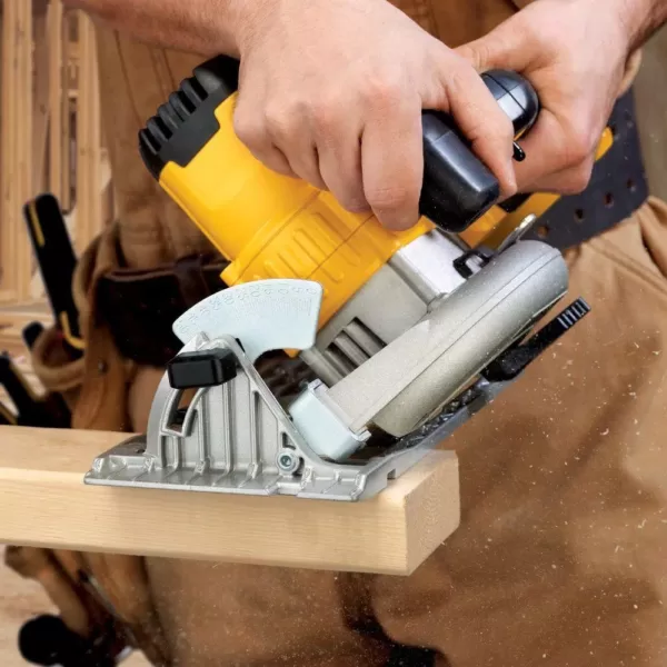 DEWALT 20-Volt MAX Cordless 6-1/2 in. Circular Saw with (1) 20-Volt Battery 4.0Ah