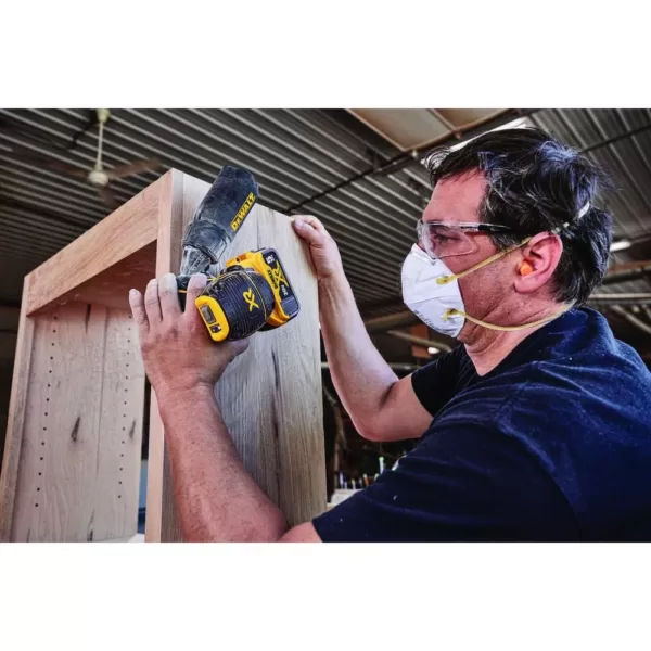 DEWALT 20-Volt MAX XR Cordless Brushless 5 in. Random Orbital Sander with (1) 20-Volt Battery 3.0Ah & Charger