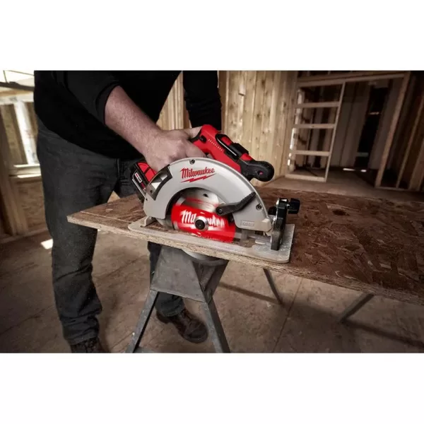 Milwaukee M18 18-Volt Lithium-Ion Brushless Cordless 7-1/4 in. Circular Saw Kit with 1 Battery 5.0Ah, Charger and Bag