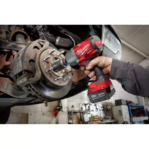 Milwaukee M18 FUEL 18-Volt Lithium-Ion Brushless Cordless Combo Kit (5-Tool) with  M18 FUEL 1/2 in. Impact Wrench