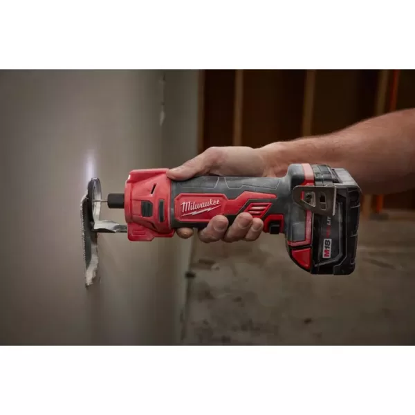 Milwaukee M18 18-Volt Lithium-Ion Cordless Dyrwall Cut Out Tool with M18 Starter Kit with One 5.0Ah Battery and Charger