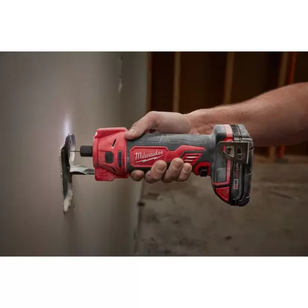 Milwaukee M18 18-Volt Lithium-Ion Cordless Rotary Cut Out Tool Kit with Two 1.5 Ah Batteries, Charger and Tool Bag